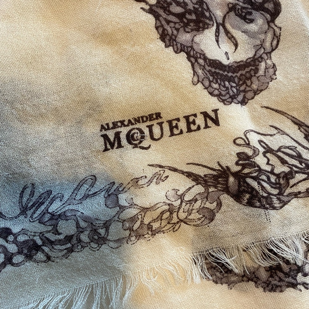 Alexander McQueen large skull & birds blanket scarf - Picture 3 of 6